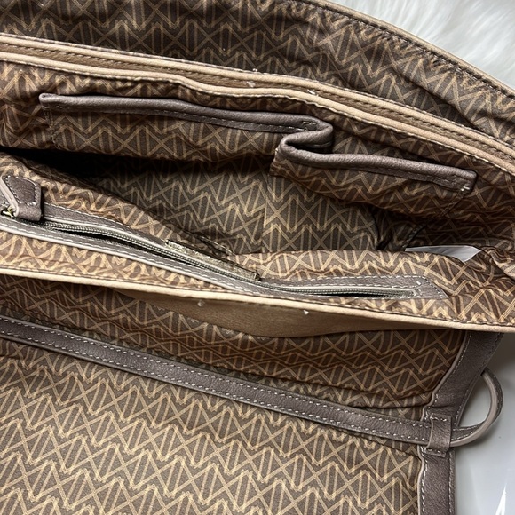 Studded Tan Shoulder/Crossbody or Clutch - Picture 7 of 13